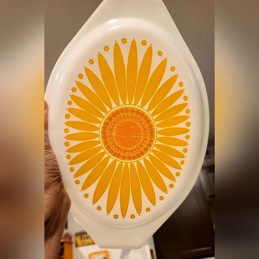 PYREX Vtg Sunflower Daisy Casserole Divided Dish With Lid 1 1/2 Quart